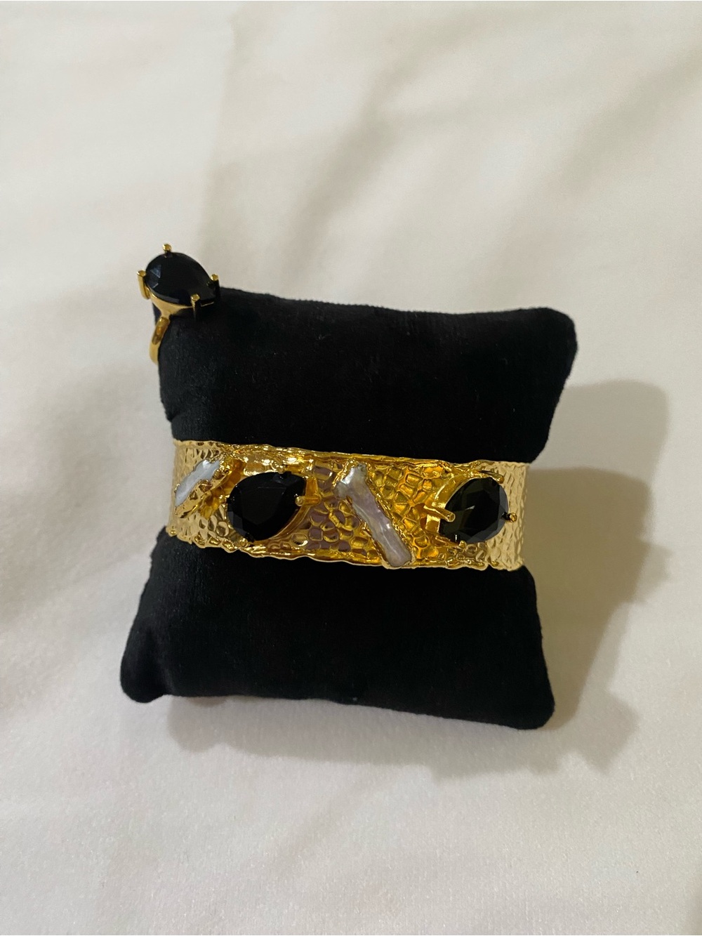 Goldtone Bangle - Picture 2 of 5